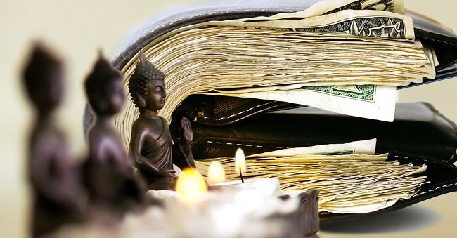 Ритуалы для привлечения денег со свечой