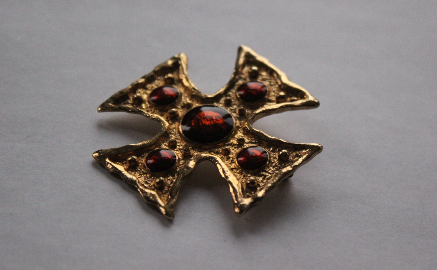 Мальтийский крест серьги с бриллиантами фото