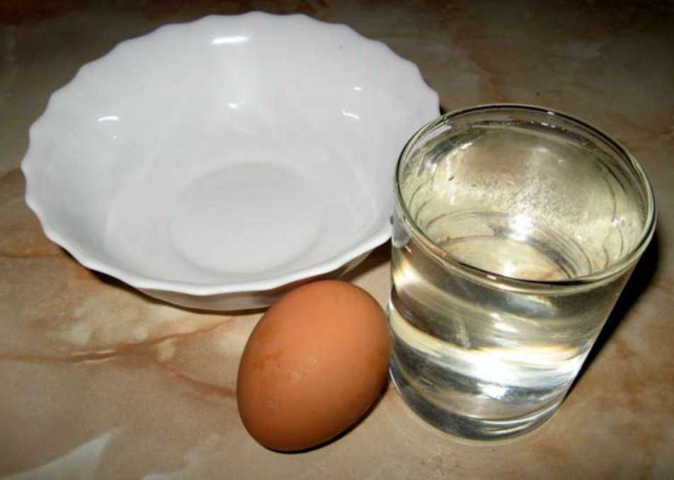Куриный белок вода. Яйцо в уксусе. Яйцо в уксусной кислоте. Яйцо в стакане.
